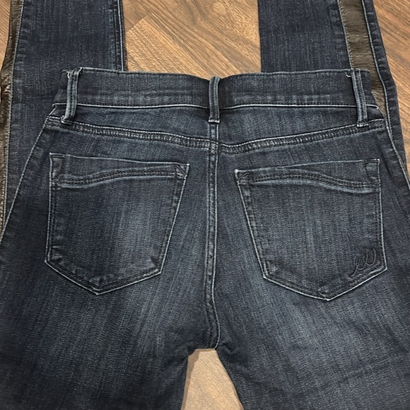 Express Jeans - Picture 2 of 4